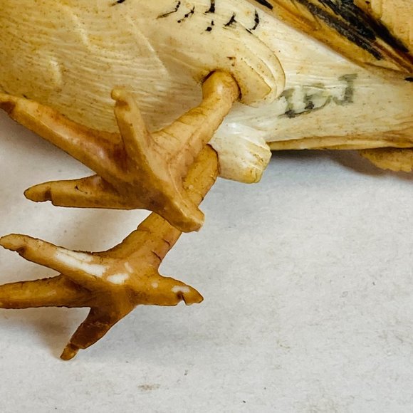 Pheasant Bird Carving ? IBJ or TBJ ? Feels like Resin Painted one claw flawed - Picture 5 of 13
